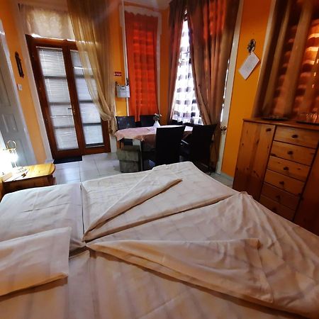 Gloria Apartman Gyula Exterior photo