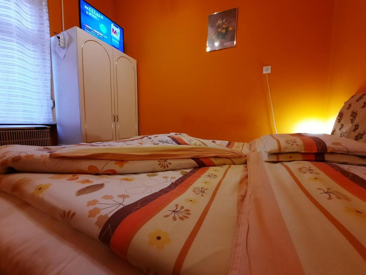 Gloria Apartman Gyula Exterior photo