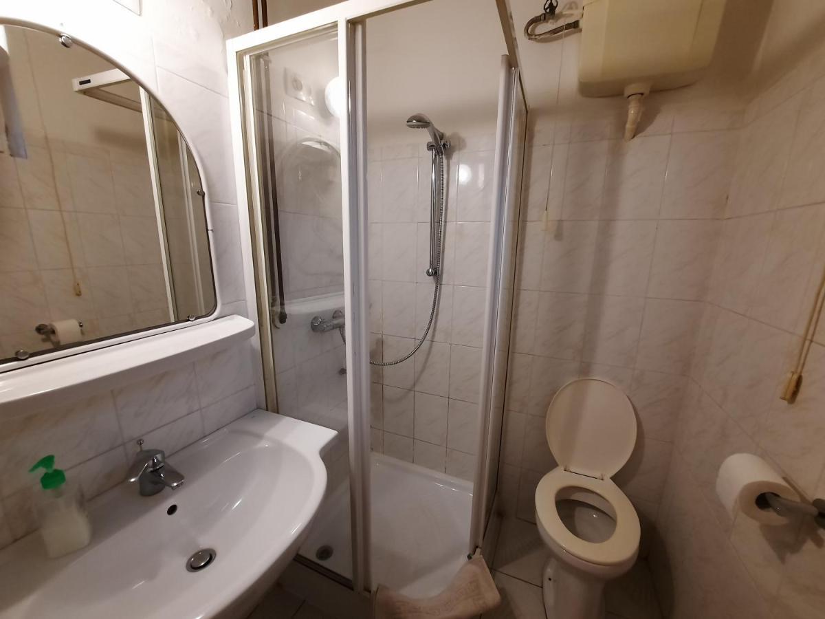 Gloria Apartman Gyula Exterior photo