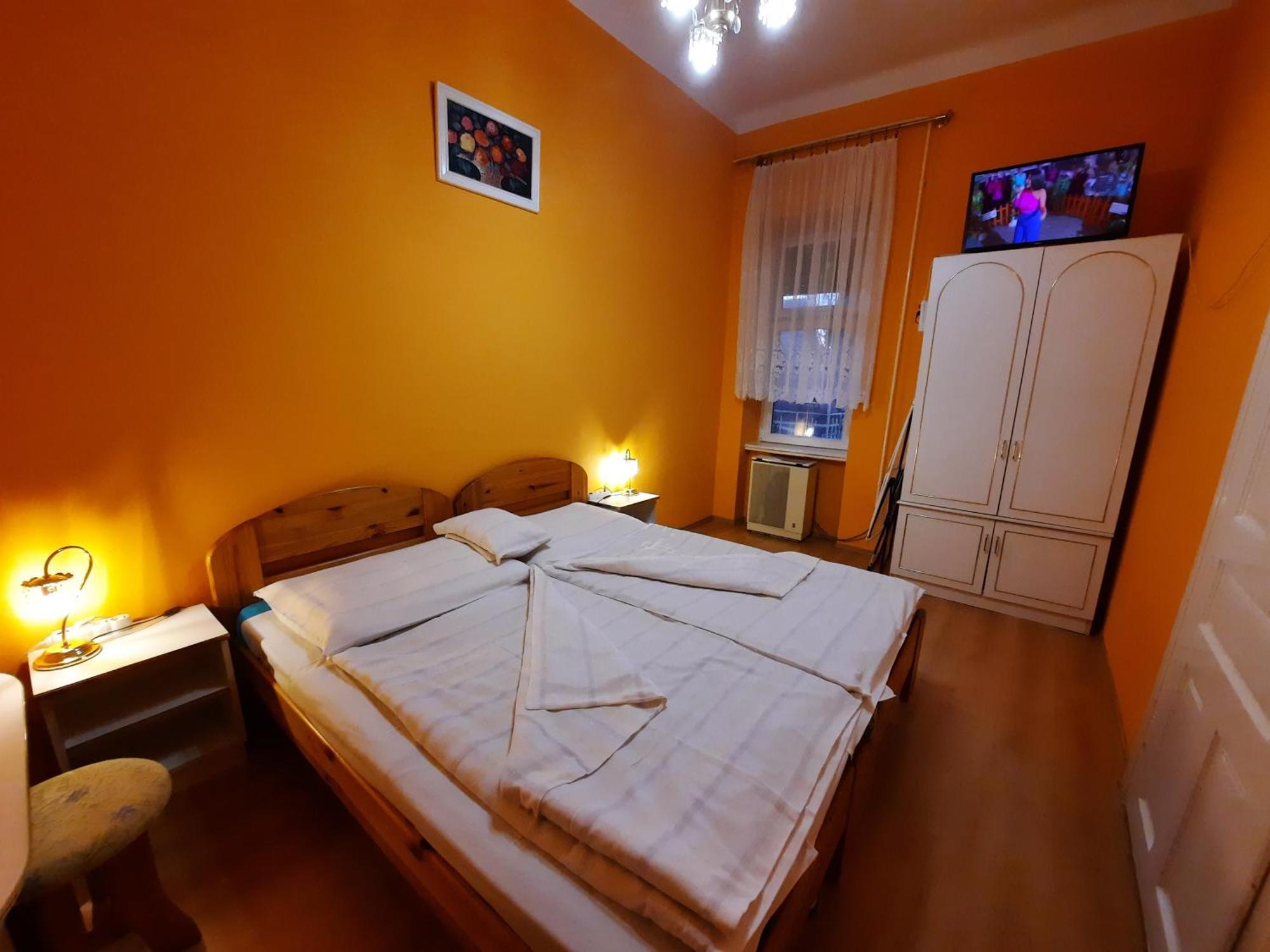 Gloria Apartman Gyula Exterior photo