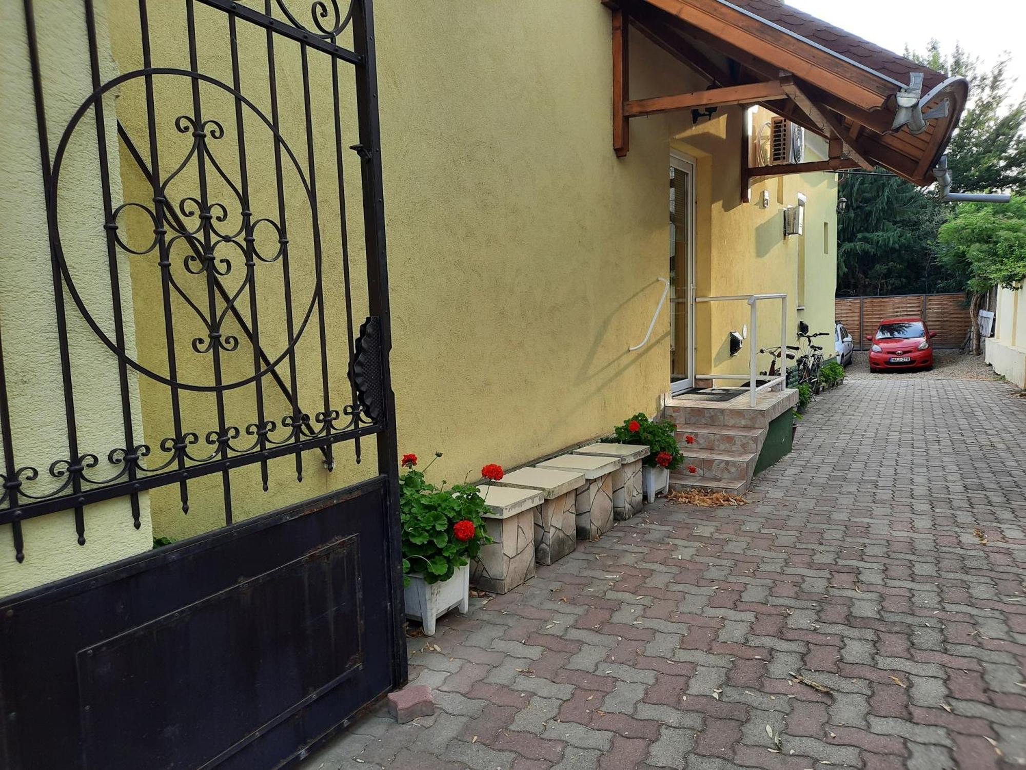 Gloria Apartman Gyula Room photo