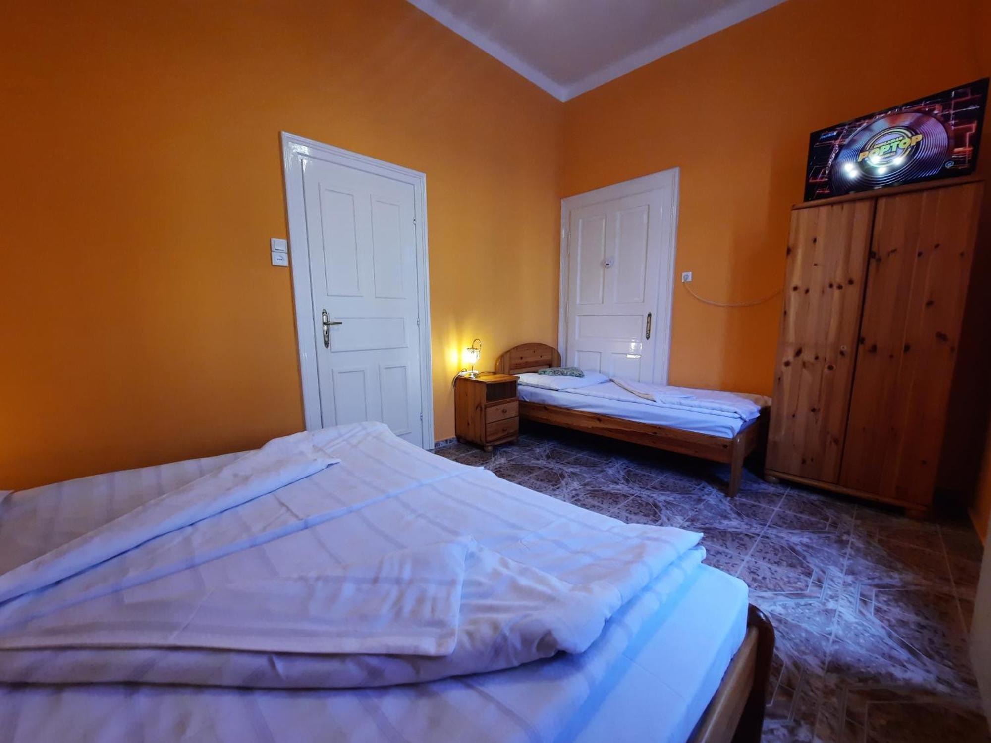 Gloria Apartman Gyula Exterior photo